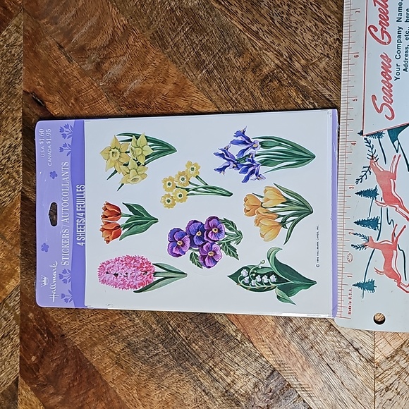 Hallmark flower stickers sealed - Picture 2 of 6